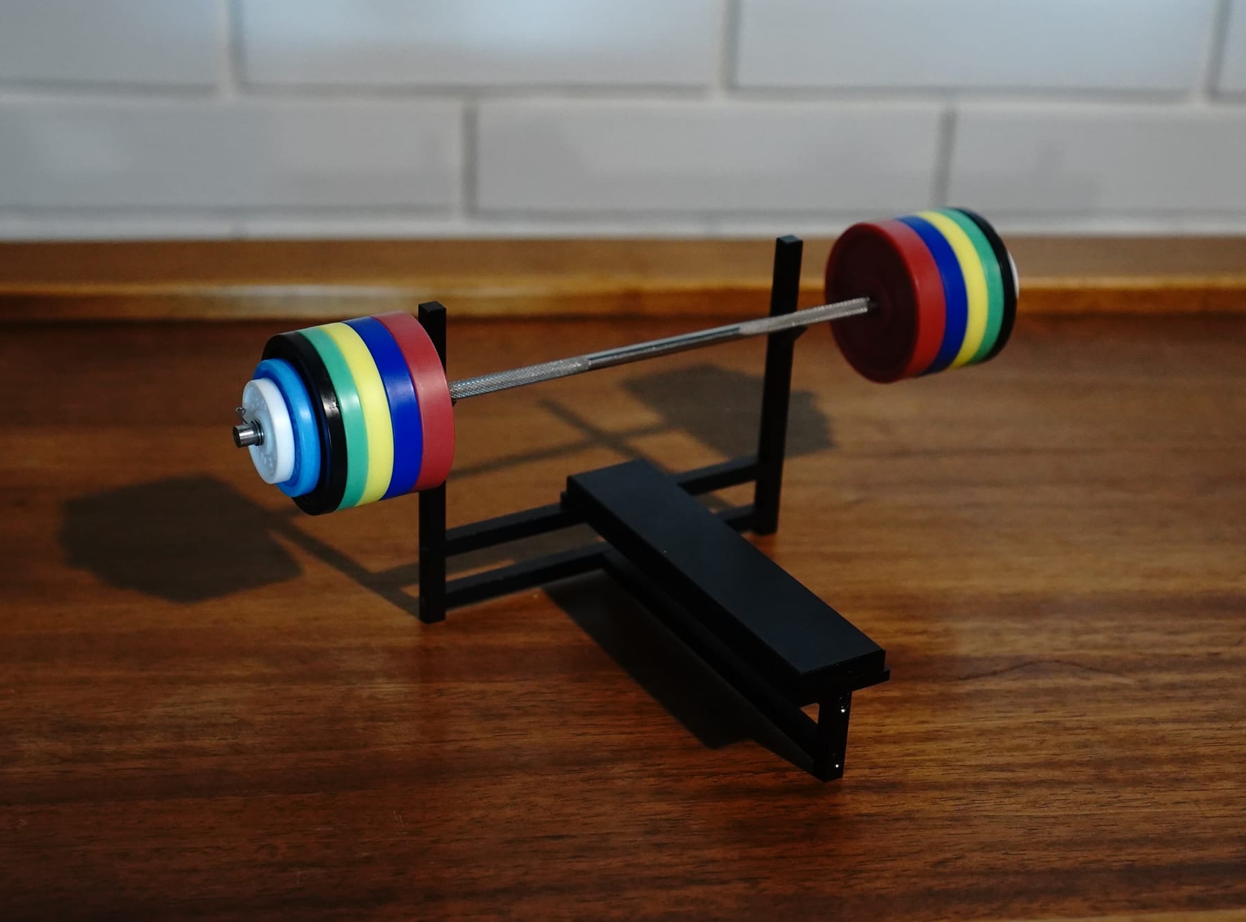 Bench Press Set em ambiente de madeira